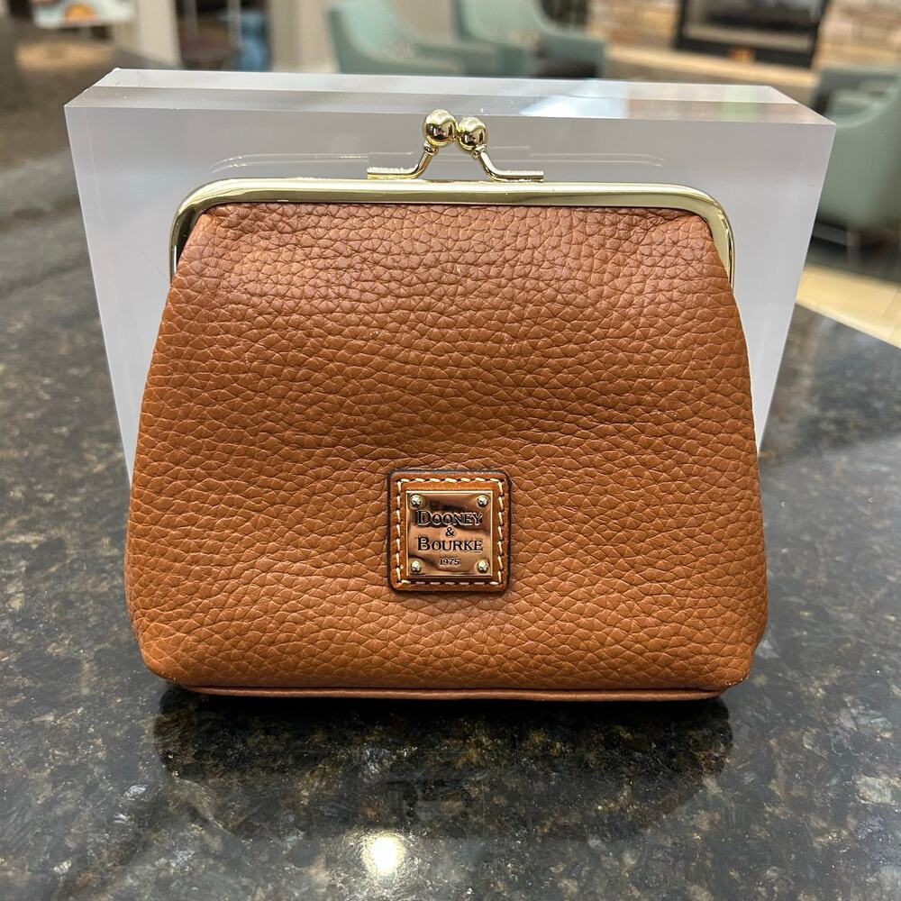 Dooney & Bourke Pebble Grain Kiss-lock clutch/wallet